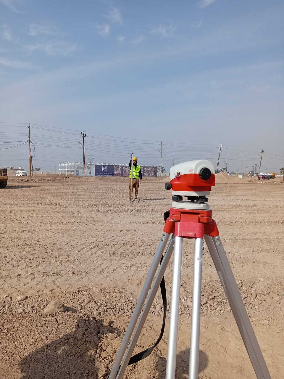 تعلن شركة الريف الجديد للمقاولات العامة عن جاهزيتها لتنفيذ جميع الأعمال الإنشائية من مرحلة الأساسات والهيكل الخرساني وحتى أعمال الإنهاءات والفنش النهائي، بإشراف مباشر من كوادر هندسية وفنية متخصصة وخبرة ميدانية متميزة.
✅ تنفيذ جميع أعمال المقاولات الإنشائية
✅ كوادر هندسية وفنية متكاملة
✅ يتوفر لدينا قالب خشبي متكامل بطاقة تنفيذية تصل إلى 3000 مكعب
✅ جودة عالية وفق المواصفات الفنية المعتمدة
✅ التزام بالمواعيد وسرعة في الإنجاز
✅ التعاون مع الشركات والمكاتب الهندسية واستلام مختلف المشاريع

بإدارة: المهندس عبد رحمان يونس العباسي
المهندس منتظر وليد الكرغولي

📞 للتواصل: ***********

🏗️ شركة الريف الجديد للمقاولات العامة ثقة • جودة • التزام

تعلن شركة الريف الجديد للمقاولات العامة عن جاهزيتها لتنفيذ جميع الأعمال الإنشائية من مرحلة الأساسات والهيكل الخرساني وحتى أعمال الإنهاءات والفنش النهائي، بإشراف مباشر من كوادر هندسية وفنية متخصصة وخبرة ميدانية متميزة.

