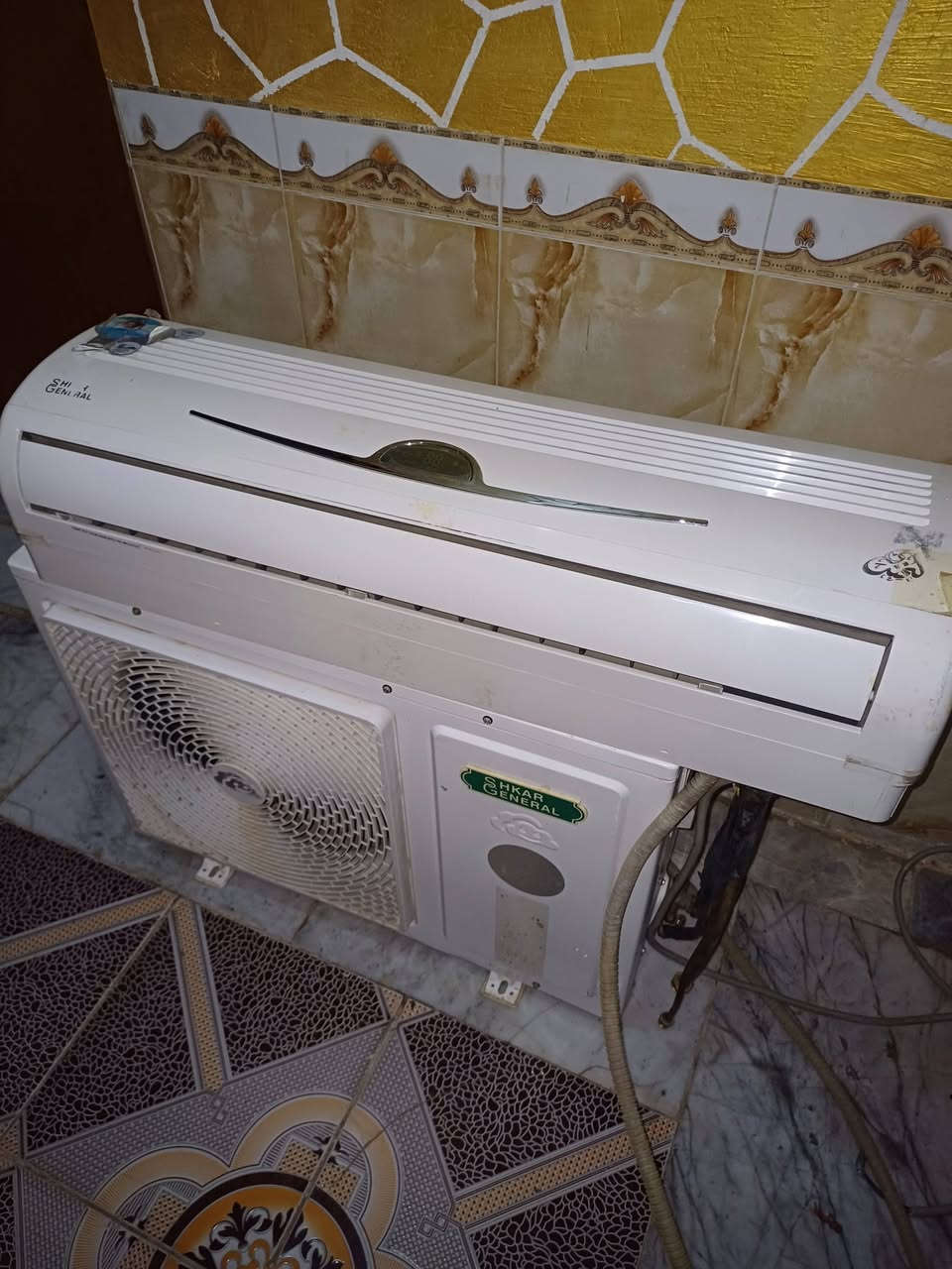 سلام عليكم
للبيع سبلت طنين شغال ونضيف وتبريد فول
للستفسار: ***********
