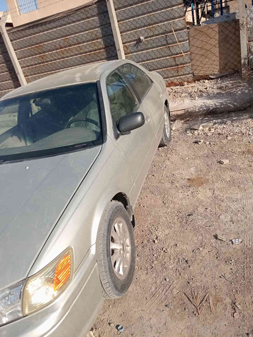 كامري موديل 2000 وارد امريكي مصبوغه عام وجارده القماره مكينه وكير جيدا جدا تخم تاير  تبريد ويه السويج صدر دبلات مشط استيرن كلهه جيده جدا شرط التحويل رقم بغداد بسمي 
تم تنزيل السعر 65ورقه مستعحل با البيع 
***********
