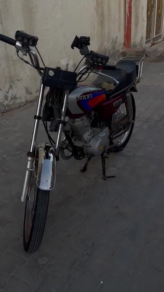سلام عليكم نامه شلامجة مديل ٢٢ دراجة حلوه ونضيفه رقم انكليزي لوحات موجوده  وسنويه رقم *********** مكاني بصره تحويل ثاني يوم سعر مناسب
