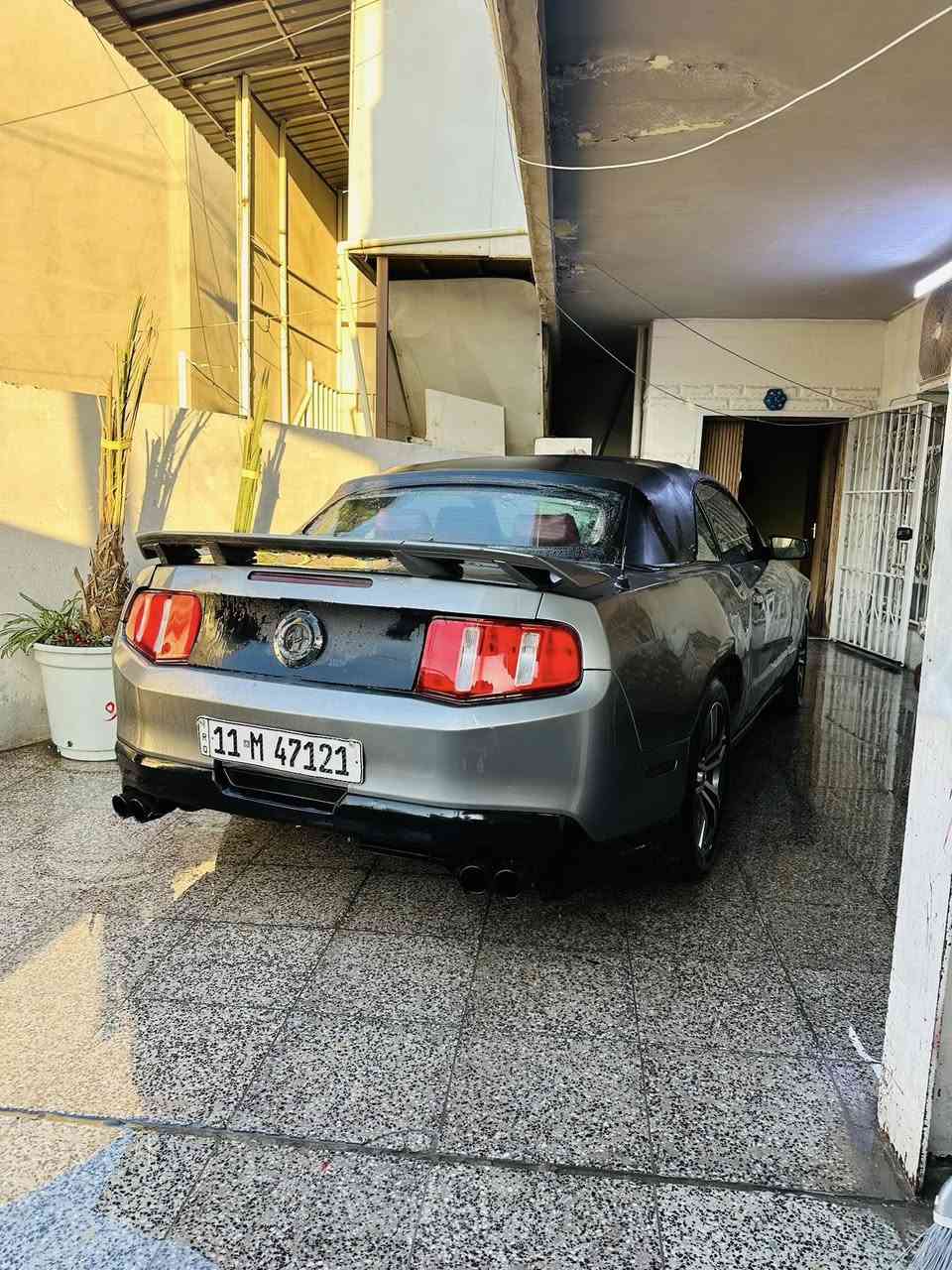 سلام عليكم للبيع مستعجل. 
موستنك موديل 2012 بريم فول مواصفات 
مكينه 6 سلندر 3700 مكينه كير جدد. 
كشف شغال جام 4 اوتو. 
كشنات كهرباء دشبول 7 الوان. 
رقم بغداد نكليزي تحويل مباشر
بيها صبغ قطع ابيع حزام دواخل مكفوله
سياره وارد امريكي ضرر جوملغ خلفي فقط. 
سياره بيها صدر الأمامي 70 بل 100 
كهربائيات سياره كلها ع شركه ومابيها شي ميشتغل. 
سعر 63 وبيها مجال للشراي مكان سياره بغداد حي الجامعه رقمي ***********
