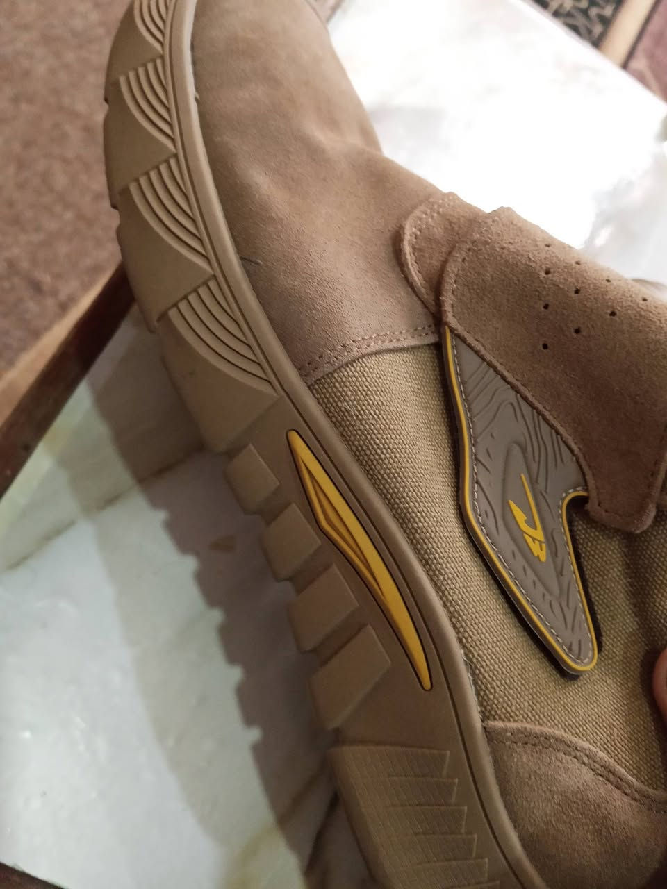 السلام عليكم
حذا للبيع 

قياس45

مميزات 

ضد الصدمات 

ضد الماء 

السعر 35 مع التوصيل داخل الحله 

رقم هاتف 

***********
