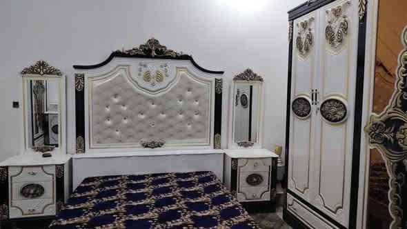 السلام عليكم ورحمة غرفه البيع تصميم تركي 🇹🇷 بعدهه مامستعمله فرد نوب غرفه جاهزه السعر خاص ستفسار كثر  تصال ب ***********
