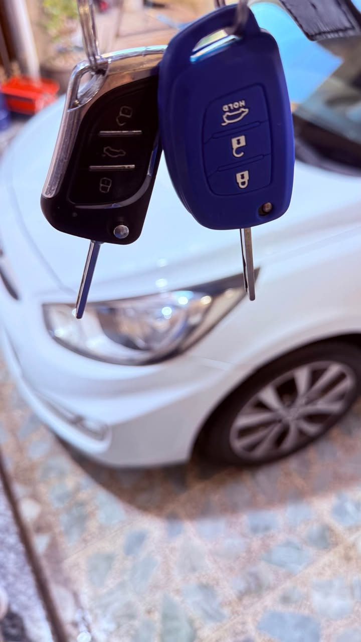 اكسنت خليجي ٢٠١٤ فول مواصفات 
محرك دوش ١٦٠٠ سياره جديده ونظيفه ماشيه ١٤٣  الف ٠ السياره بدون صبغ  ولا بارد 
السعر ١٠٧ بيها مجال قليل
رقمها بغداد بسمي في حي الاعلام 
‭٠٧٧٣ ٥٤٢ ٢٩٧٧‬ بغداد, العراق
