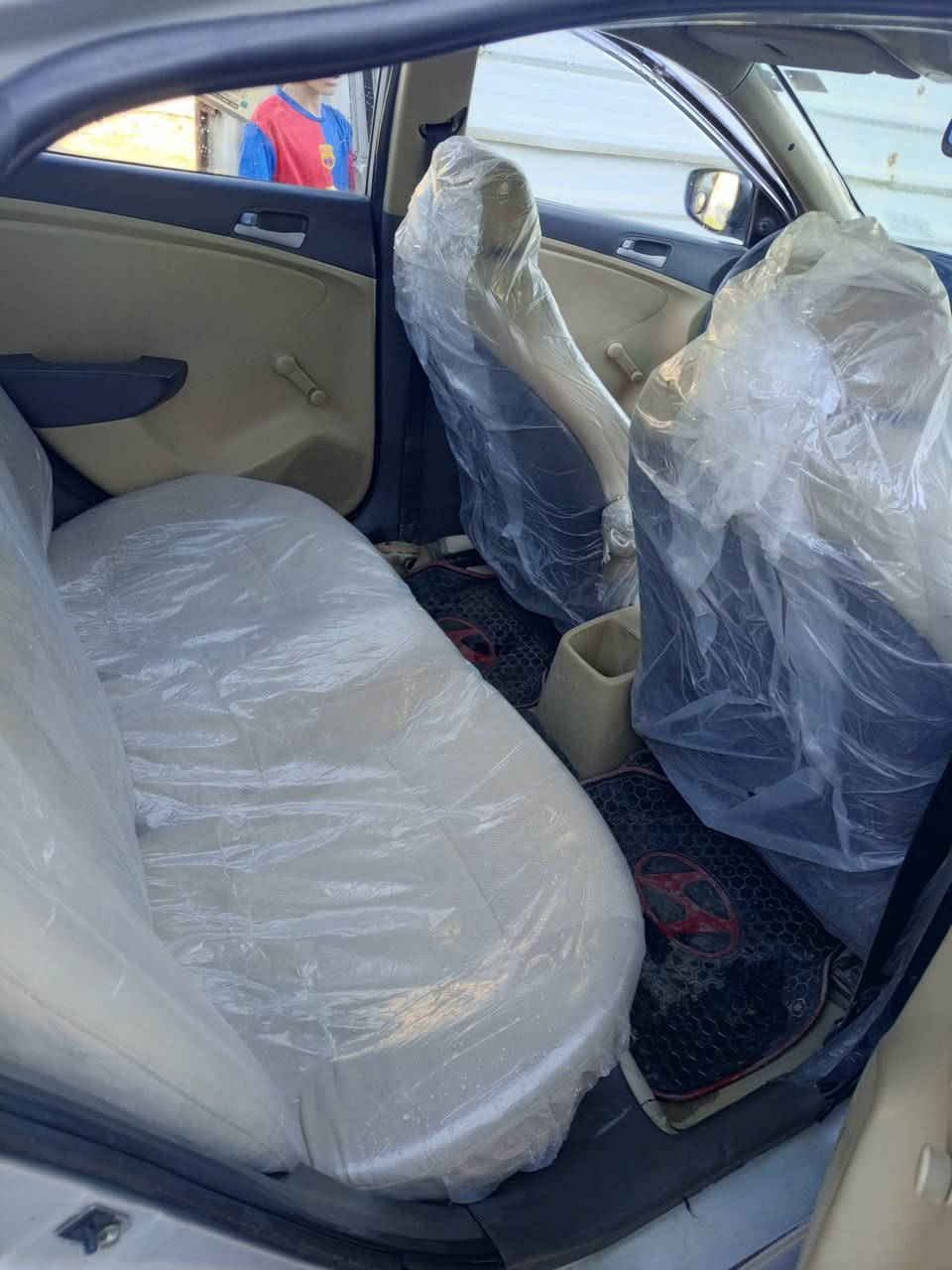 السلام عليكم اكسنت موديل 13بسمي خليجي سياره مكينه 1600 كير حداديه دوشمه كاعيه نظيفات تخم تاير سلف دينمه باتري تبريد عايز غاز فقط بيه 4قطع صبغ بدون دواخل اثر جراد سعر 80بيه مجال مكان سياره طوريج رقم هاتف ***********
