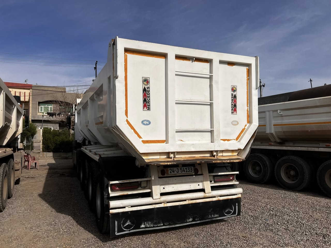 البيع
اكتروز وحش 
موديل 2017
حجم 1842 
محرك 471
بودي بابان 20 متر 2017
رقم ده هوك راس 
رقم ده هوك عاره بانه 
واتساب ***********
