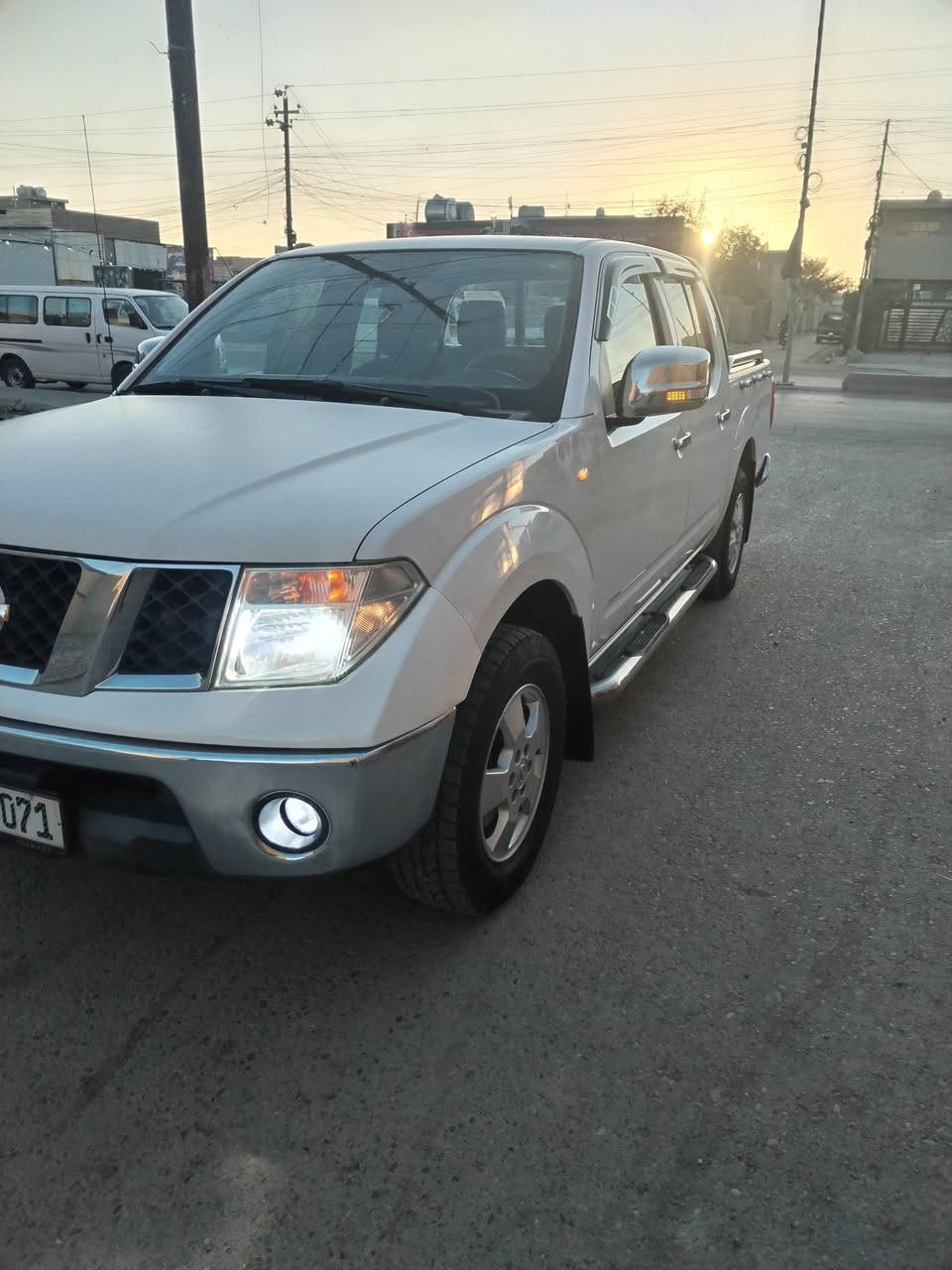 سلام عليكم نيفاره ٢٠١٣ سياره جديده مكفوله من كلشي شوف الفيديو خابر مكان بغداد تبريد شغال رقم بغداد ***********
