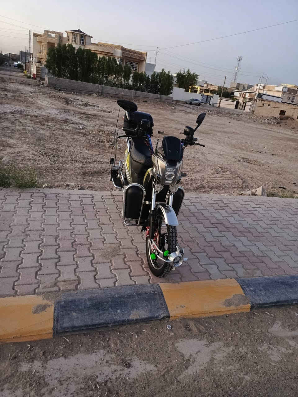 السلام عليكم يوجد ماطور هارلي للبيع موديل 2026 
كامل المواصفات شغال من كلشي ينفلن البواري الورى والسماعات والطوك الكدام مكان فلوجه السعر 850 وبي  مجال  البطاريات عدد 6 وعلى فحص 
للتواصل رقم الهاتف 
***********او
***********
