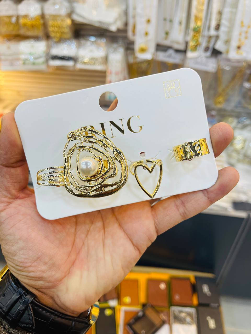 كروب شغلات حلوه ملابس اكسسوارات تخص البنات للحجز الرقم
***********

.
https://chat.whatsapp.com/GrRlG6EjDgxKVmaCTCqeHX?mode=gi_t
