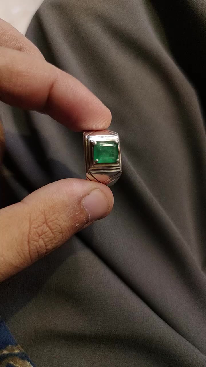 زمرد بانجشير أفغانستان
زمرد بنجشير أفغانستان 
تم البيع ، الي يريد يقتني زمرد أصلي يراسلني واتساب 
*********** واتساب مالتي
