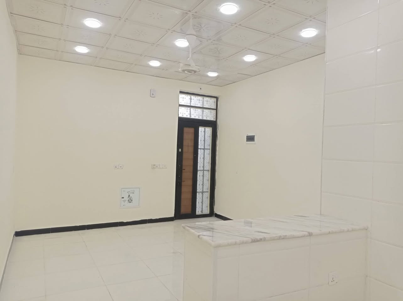بيت حي الامين الاول بناء امرتب مساحه 100متر غرفه صاله مطبخ استقبال  ***********
