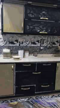 كاونتر للبيع نظيف نظافته ٩٠٪؜
مكاني بغداد الشعله الاولى 
***********
نهايته ٤٠٠
