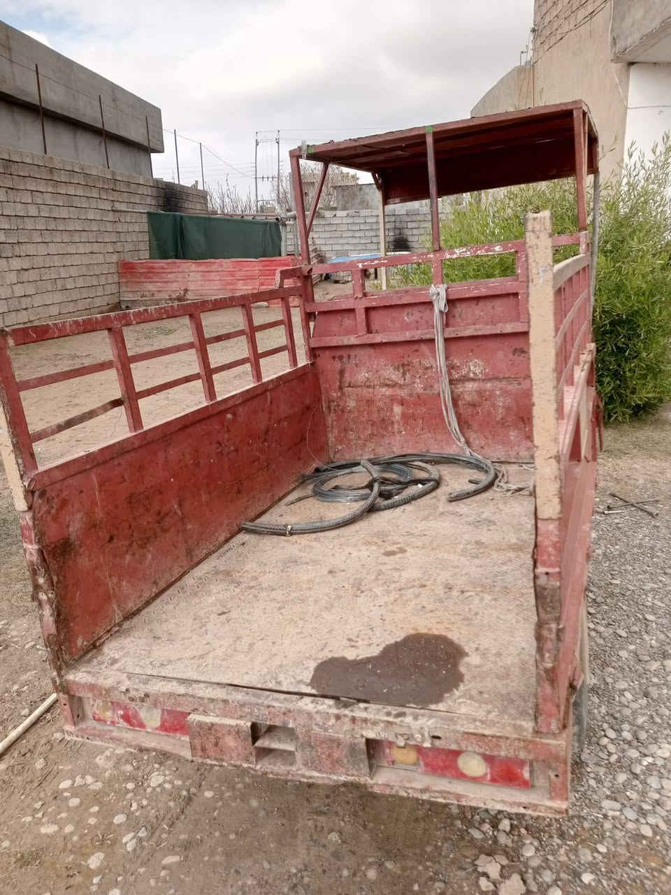 سلام عليكم موجود ستوته تواير جدد وياله جدد محرك نضيف شاصي جديد بودي جديد العنوان الشرقاط الاساحل الايسر قريه سديره سفلى رقم 0785 516 7406السعر 400وبيه مجال
