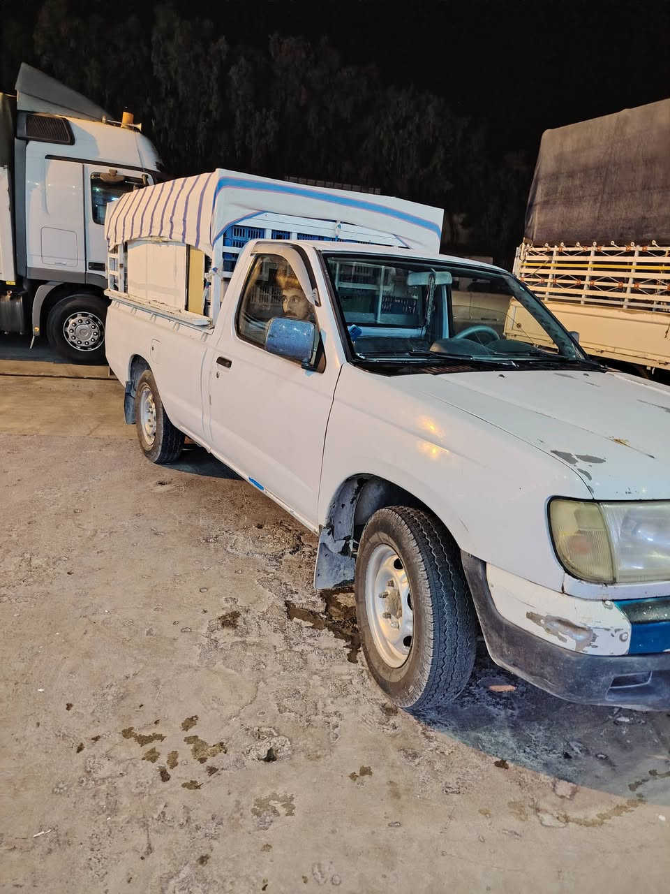 ام نیسانە بوفروشتن شیون کلار سعری 56 گلا ***********
