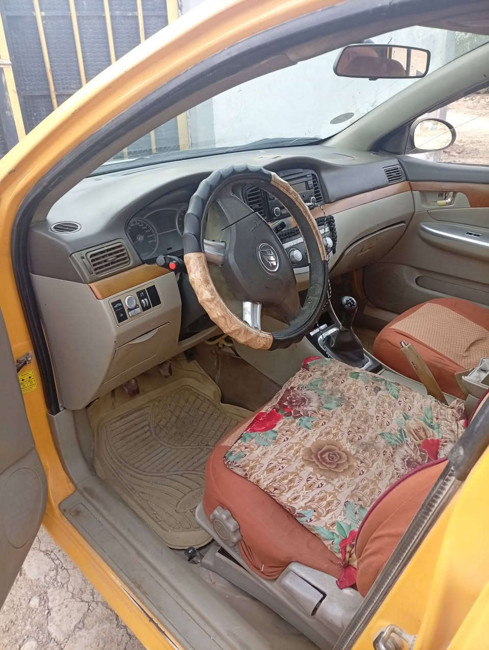 اخواني السلام عليكم ليفان موديل 13 سياره حلوه جاهزه كهربائيات كلها شغاله بيها خيط بخار باتري جديد هيئه وغرامه مصفره شرط انطيك خط وبحث المكان ديالى الخالص ويلكم بلادي مالتها السعر 35 وبيها مجال قليل تحويل ثاني يوم ***********
