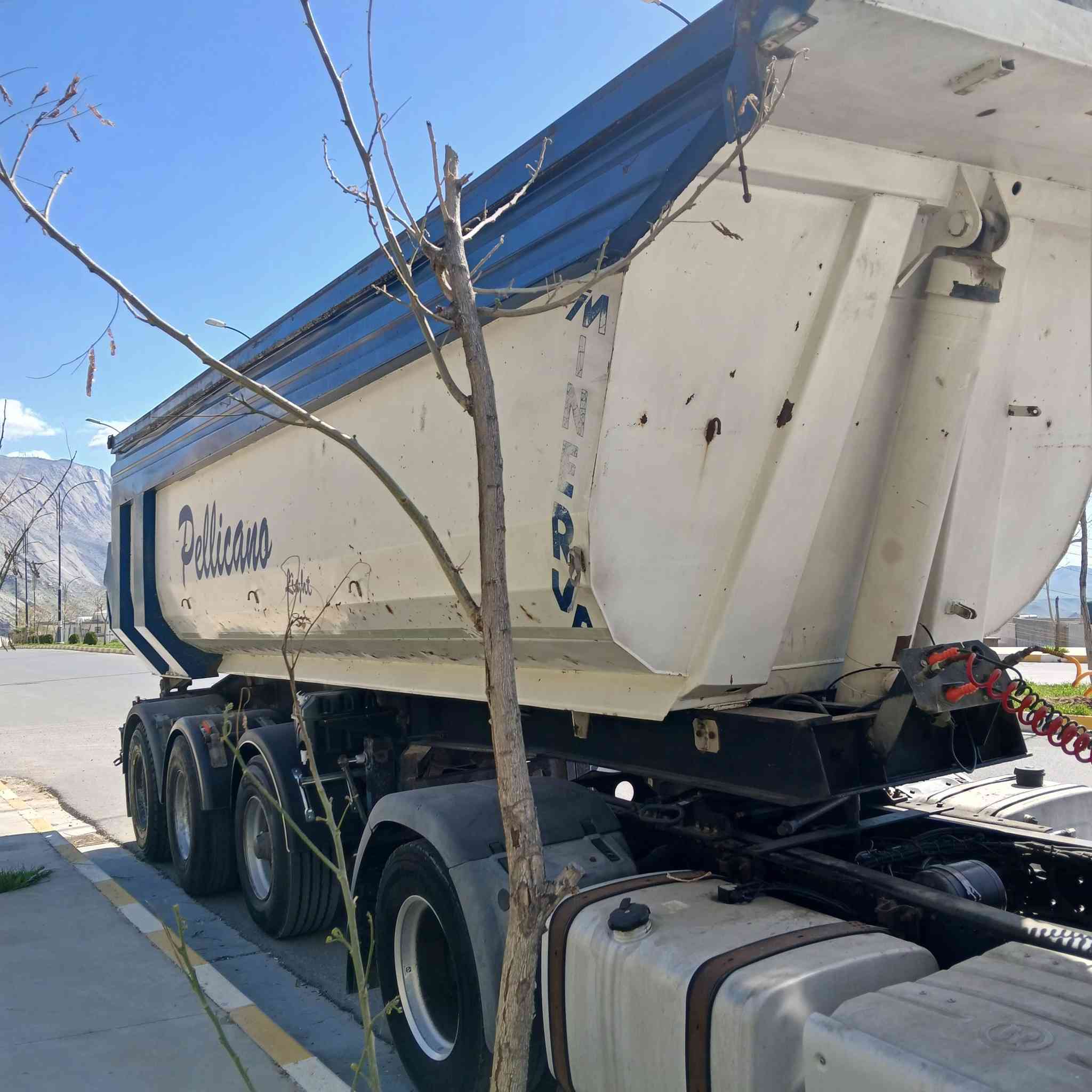 لبيع ***********
