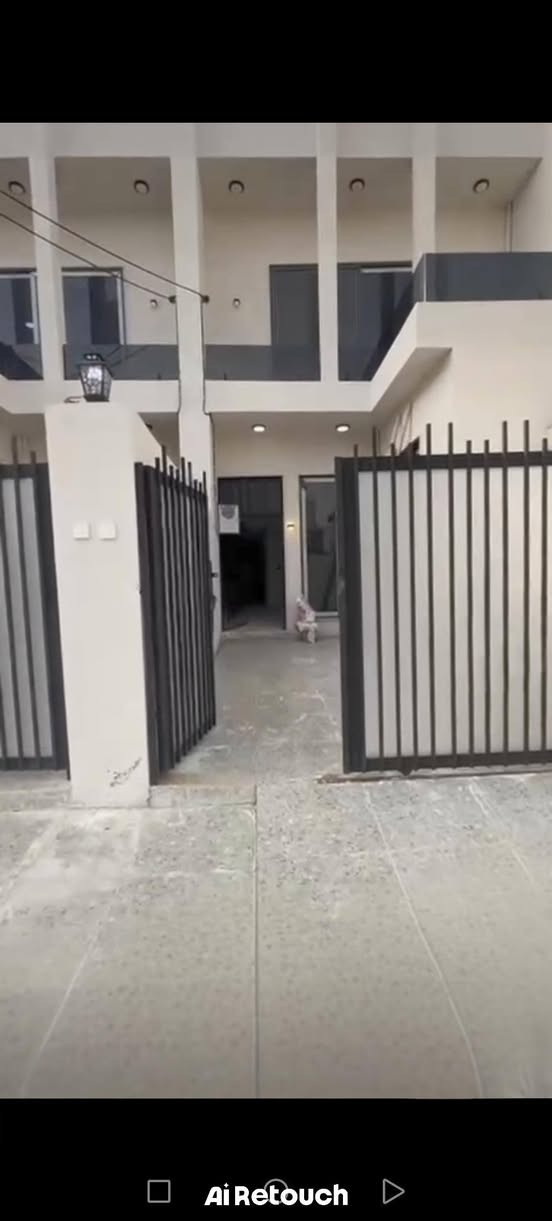 داران طابو طابقين بناء حديث صفر فول مواصفات للبيع
مساحة كل بيت / ١٠٨ متر
العنوان /كركوك  - قصابخانة
سعر كل بيت / ١١٥ مليون
للاتصال / ***********
