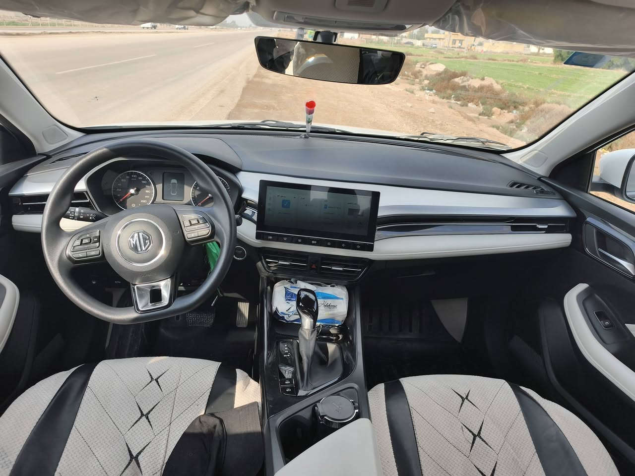 السلام عليكم
ام جي فايف + MG 5

موديل 2025

مكفوله كفاله عامة

ماشية 9000

مرقمة  واسط بسمي تحويل ثاني يوم 

المواصفات

بصمة 

دخول ذكي

تحكم ستيرن

شاشة كبيرة 

منفذ يو اس بي تايب سي

سايد بريك كهربائي 

اتو هولد

مثبت سرعة 

شاشة عداد ذكية 

حساس خلفي 

اشاير مري

مفروشة جلد 

السعر  117$ وبيها مجال بسيط

للأستفسار  ***********
