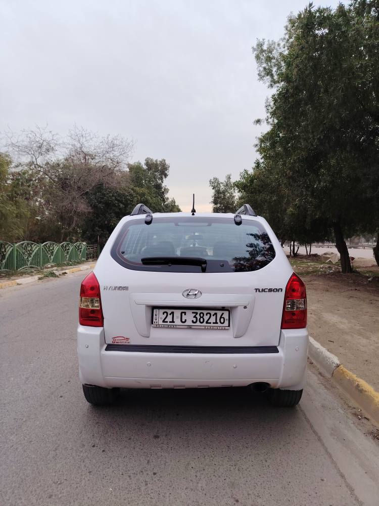 توسان ٢٠١٠ ابيض بسمي ثاني يوم تحويل السعر ١٢٠ رقم *********** رقم سليمانيه بسمي العنوان الغزالية او الحارثية هزة جديد رقم جديد بغداد, العراق
