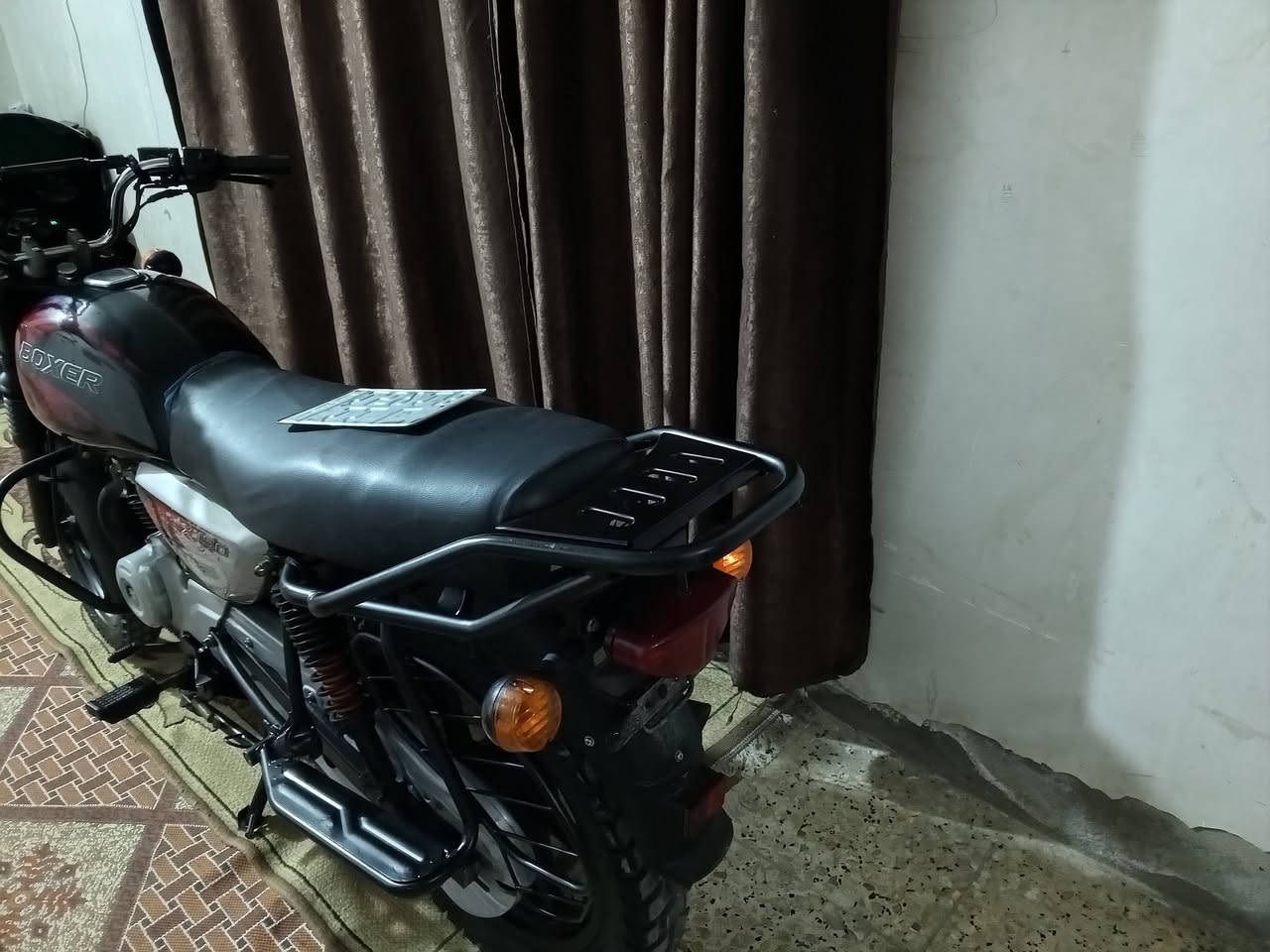 بوكسر 23 للبيع الون اسود لوحات انكليزي السعر 2300 بيه مجال حك الجيه ***********
