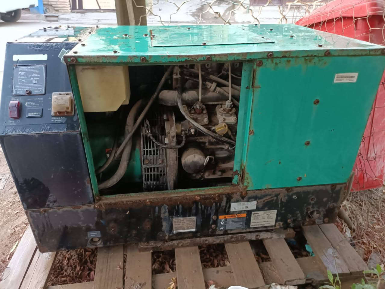 مولد كاز كاتم 10kv في حالة جيدة الاتصال على الهاتف ***********
