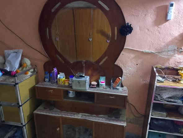 سلام عليكم هاي الغرفه للبيع المكان الديوانيه حي رمضان قرب الطفاء السعر350وبيه مجال الستفسار خاص لو على هاذه الرقم  ‏‪0787 332 3669‬‏
