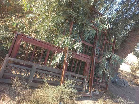 السلام. عليكم شباب شبابيج عدد ٥ طول ٢ في ٢ 
مع باب خارجي وباب كلدور مع شمعه وربعيه مع شباج باب مطبخ 
مستعجل لبيع عندي ضرف ***********
سعرهن كلهن اريدهن ١/٤٠٠ مليون و ٤٠٠
