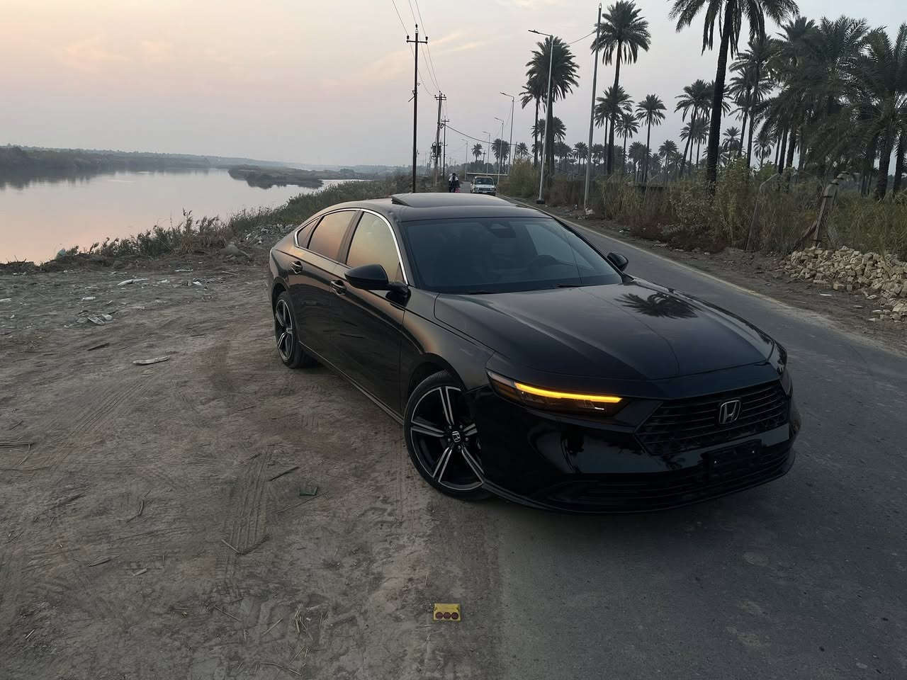 سلام عليكم شباب سياره للبيع هوندا اكورد موديل 2024اسبورت ماشيه 34مايل مرقمه باسمي بغداد رقمي ***********
