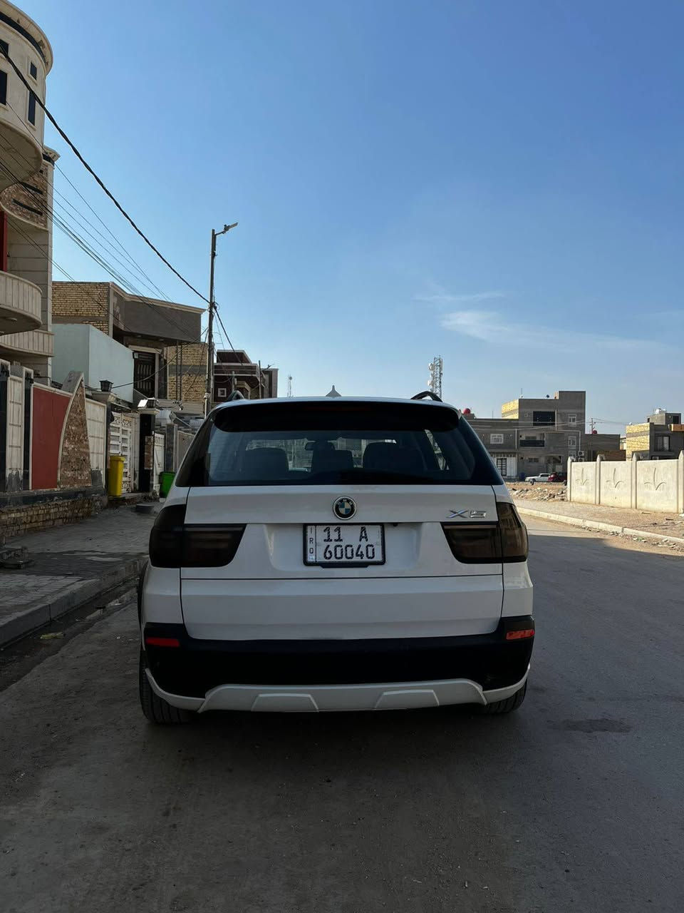 Bmw x5 E70
موديل2008
وارد كلين تايتل
سونار موجود بيها رشات صبغ بالدوسات جوه البيبان اثر شخط هنا بالعراق
فول مواصفات
شاشه وكار بلي
كير كوبرا
كشنات كهرباء خزن ميموري
تدفئة بالكشنات
بانوراما
صندوق شفط
تدفئه وتبريد
تبريد ثلج بيانو
كير ومحرك كفاله
محرك ٣٠ n52 المرغوب
تخم تاير جديد
باتري جديد قبل كم يوم مبدله
والسياره مسويلها ادامه كامله 
رقم بغداد مميز
ررقم وهزه وسنويه جدد ومشروع وطني
 وبأسمي
السياره مال جناي وبالخير عالياخذها
السعر ١٢٥ ورقه
للتواصل على الرقم *********** 
سياره مال جناي بغداد, العراق
