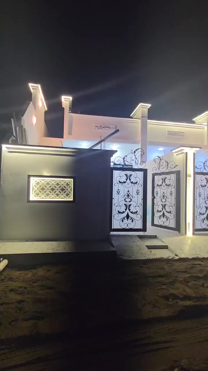 دار للبيع موقع كركوك حي الوسطي  الزراعي الدار مساحته 100 متر طابق واحد واجهيه 5 نزال 20 بناء صفر بعدما مسكون  سعر55 مليون وقابل للتفاوض خدمات ما كهرباء  وتبليط ٥٠ متر ومدرسه ابتدائيهه
 اي استفسار اتصال على ارقام التاليه
***********
