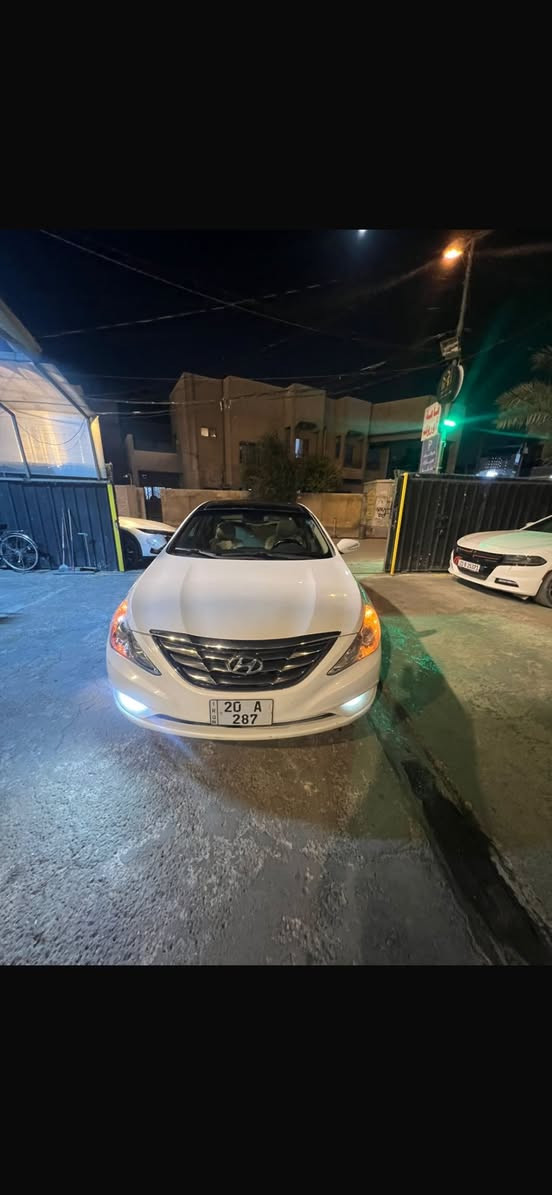 للبيع فقط بدون مراوس سوناتا ٢٠١١ خليجي رقم ديالى مميز 287فول مواصفات محرك دوش ٢٤٠٠ السياره عليهه ادامه كامله  جاهزه من كلش بيهه ضربه بالصندوك مصلحه وبيهه طخات جانت وانصبغت حزام ابيعلك تحويل يعني ورقم وغرامات اتعهدلك بيهه فقط   السعر ٩٠ بيهه مجال بسيط للشراي مكاني بغداد اليرموك ***********
