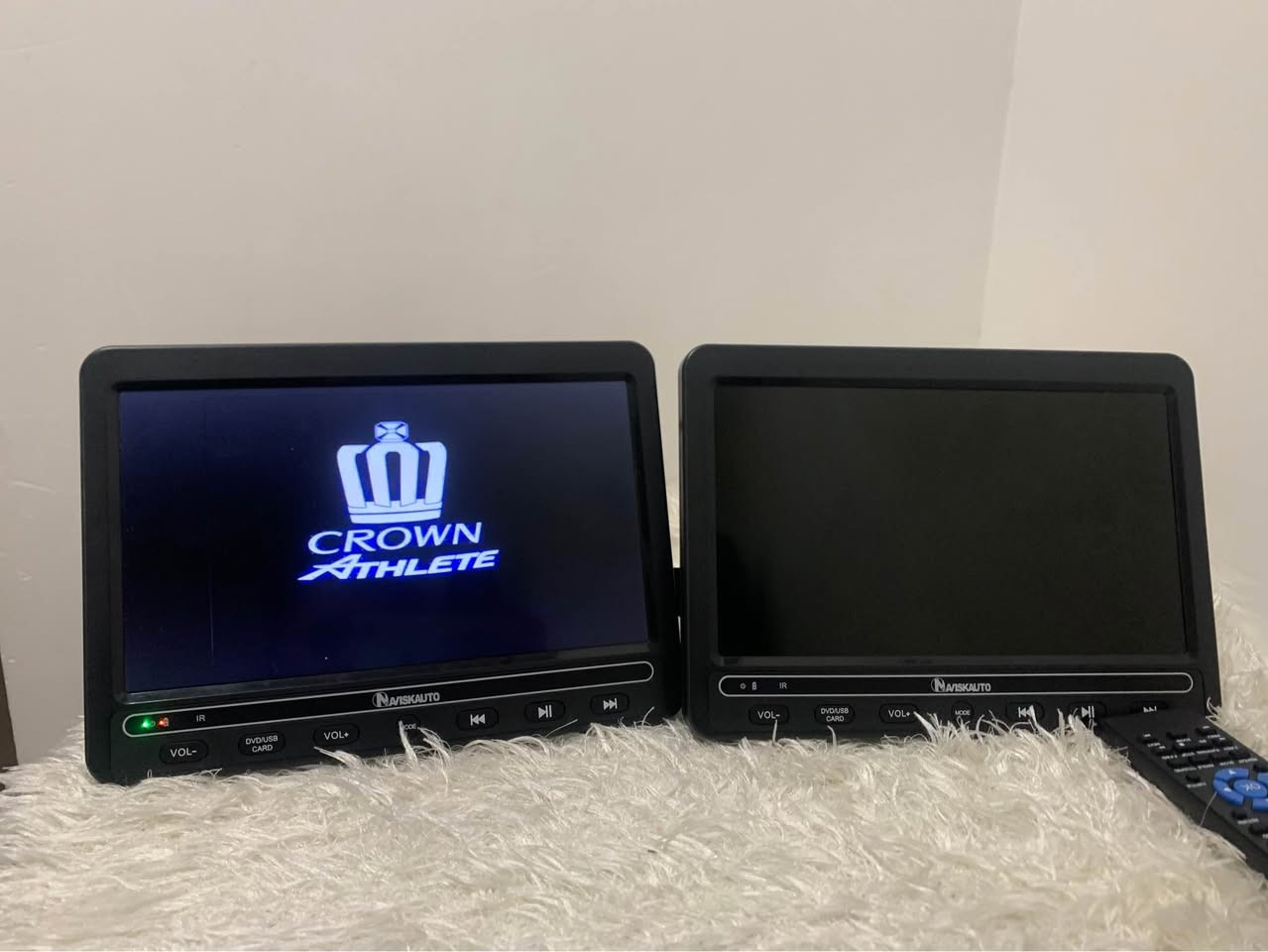 کوردی - عربي 
شاشە ی کە لە ی کوشن DVD فلاشە میمۆریە ئە دری لە شاشە ی تر دە دریت لە Tv  کۆملی مواسە فاتی ناوازە HDAM 

السلام عليكم
هاي شاشة DVD HD فول دقّة، موديلها عالي.
تگدر تركّبلها فلاش،
وتگدر تربطها بشاشة السيارة أو بالتلفزيون.
وشغلها لوك لوك بلكارتون شي كلش حلو ومرتب، شكلها أنيق وفخم سعرها ٩٠الف و لدينا توصيل لكل محافظات السليمانية, العراق


**إذا كنت صاحب هذا الإعلان وتريد حذفه لأي سبب، رجاءا أرسل رسالة إلى الدعم الفني**