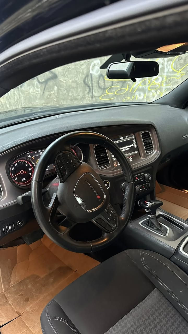 سلام عليكم للبيع جارجر 23 فقط بارد بل بنيد وشباك مبدل بدون قطرة صبغ السياره سعر 238 وبيها محال بسيط عنوان حله مركز سياره بدون لوحات فحص موقت


**إذا كنت صاحب هذا الإعلان وتريد حذفه لأي سبب، رجاءا أرسل رسالة إلى الدعم الفني**