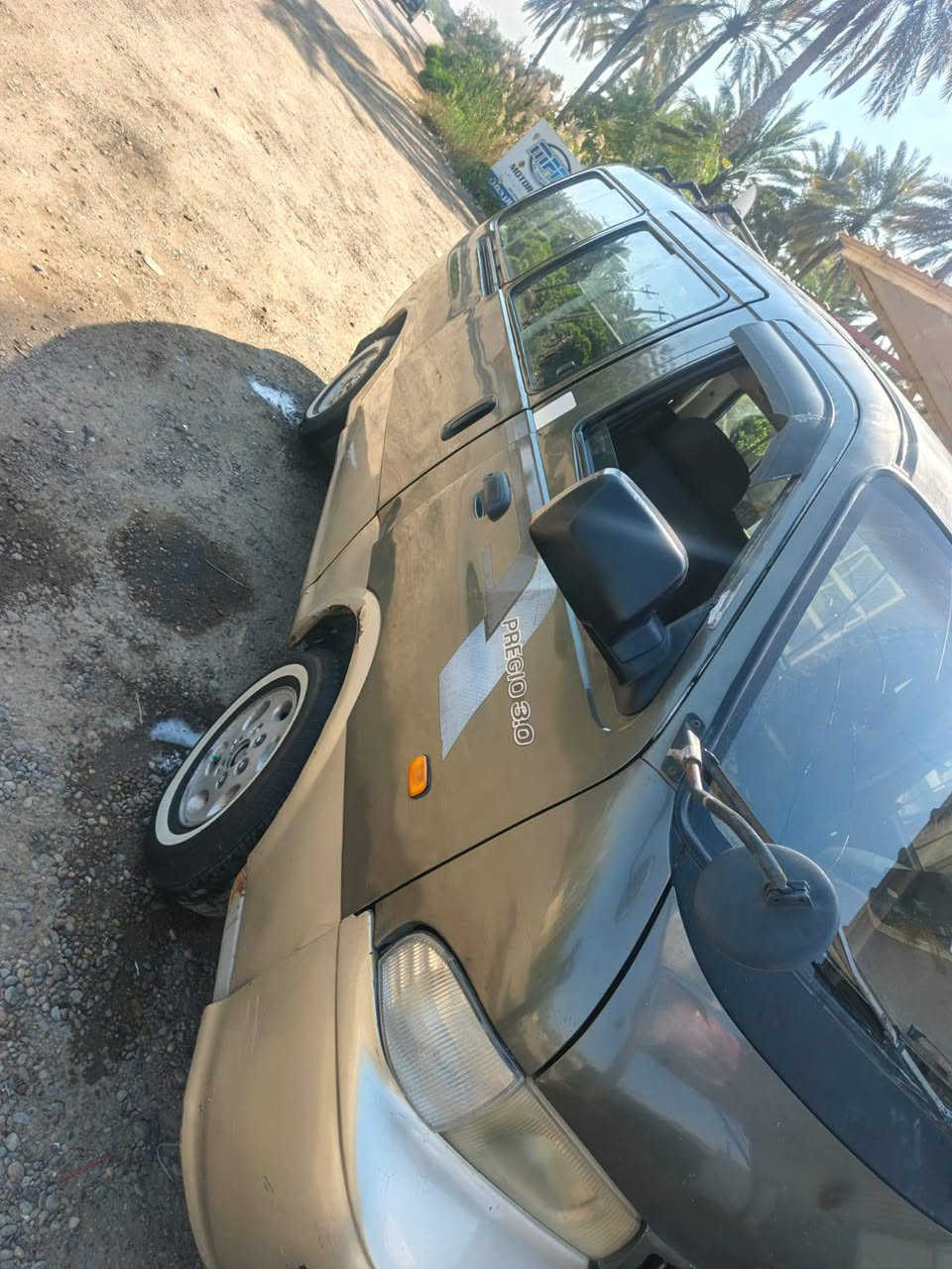 مكلف بنشر بريجو موديل 2000 رقم بغداد سياره نصبتها حلوه كير محرك اكسل خير من الله شاصي امامي مصلح تصليح مضبوط السياره مال جناي العنوان بغداد التاجيي  للسعر 72 وبيها مجال 
للاستفسار صاحب سياره حيدر محمود المشهداني 
***********
