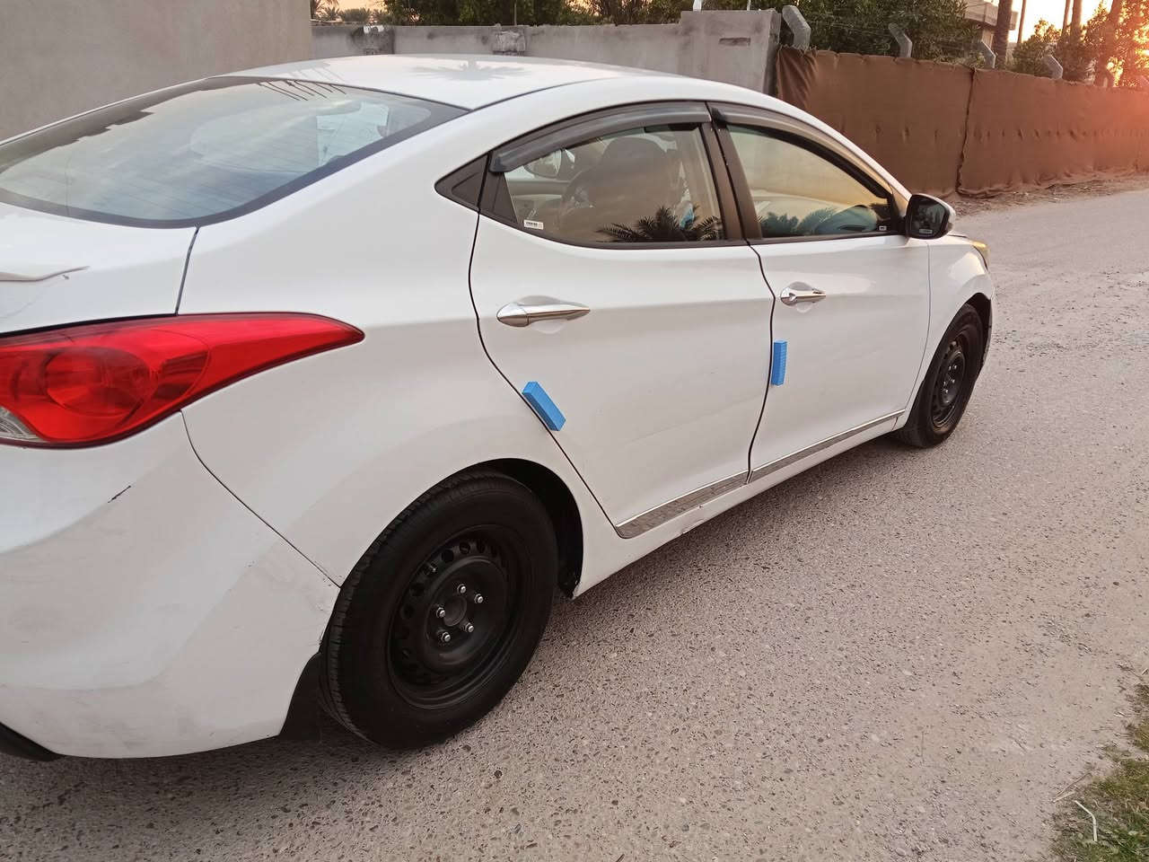 السلام عليكم النترا موديل 2013 وارد خليجي  تحكم استيرن جهتين اشاير بالمري . صور السونار منشور السياره جديد وجاهزا مكينه وكير وحداديه وتبريد مكفولات مكينه 1600 دوش رقم جديد تحويل مباشر هزه جديده العنوان بغداد الرقم ***********السعر113وبي مجال شي بسيط
