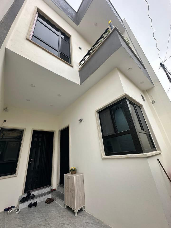 للبيع
#عقارات_مملكة_الخير 
دار للبيع في حي البلديات قرب مدرسة النضال 
المساحة 100 متر واجهة 5متر شارع صبه بعرض 8متر بناء حديث 2026   
 سند طابو سكني ملك صرف  
طابقين ثلاثة غرف نوم وهول وصحيات بلطابقين 

للإستفسار 

***********
***********
او مراجعة مكتب مملكة الخير للعقار الكائن في سايدين  البحرين قرب قاعة الفخامة للاعراس
