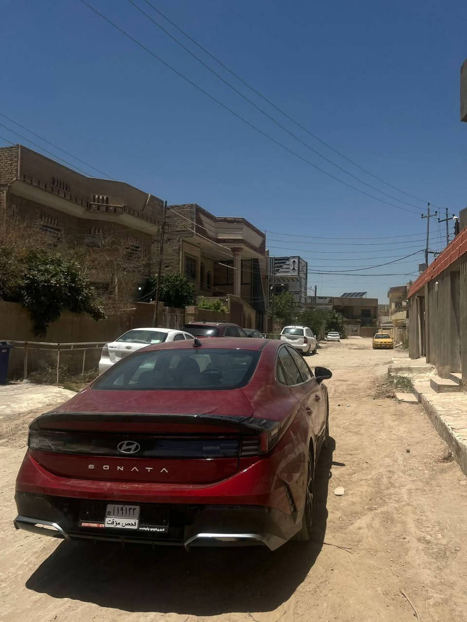 السلام عليكم ورحمة الله وبركاته. مكلف بالنشر.
​للبيع سيارة هيونداي سوناتا موديل 2024 بالشكل الجديد والمميز، السيارة بحالة ممتازة جداً وجاهزة للاستخدام. وارد أمريكي بضرر بسيط ومصلحة تصليح درجة أولى وعلى الشرط.
​المواصفات الأساسية للسيارة:
​الموديل: 2024
​اللون الخارجي: ماروني (أحمر غامق) مميز ولامع جداً.
​
​المحرك 2.5 لتر - كير ومحرك بشرط الفحص 100%.

​أبرز المواصفات والتقنيات:
​تصميم أمامي حديث مع إضاءة LED ممتدة بكامل الواجهة.
​شاشة دشبول لمس تدعم كامل الأنظمة الذكية (Apple CarPlay & Android Auto).
​رادارات أمان متطورة (تحديد مسار، مانع تصادم، تنبيهات النقطة العمياء).
​كاميرا خلفية عالية الدقة مع حساسات بلادية.
​تحكم ستيرن كامل، مثبت سرعة، وأنظمة قيادة متعددة.
​ويل كيب بلادي مميز مع طقم إطارات بحالة ممتازة.
​تبريد قطعتين ثلج وجاهز للأجواء الحارة.

​مكان تواجد السيارة: في الحله 
​للاتصال والاستفسار:
📞 رقم الهاتف: ‏ ‪***********‬‏

