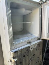 ثلاجة • للبيع • على الفحص