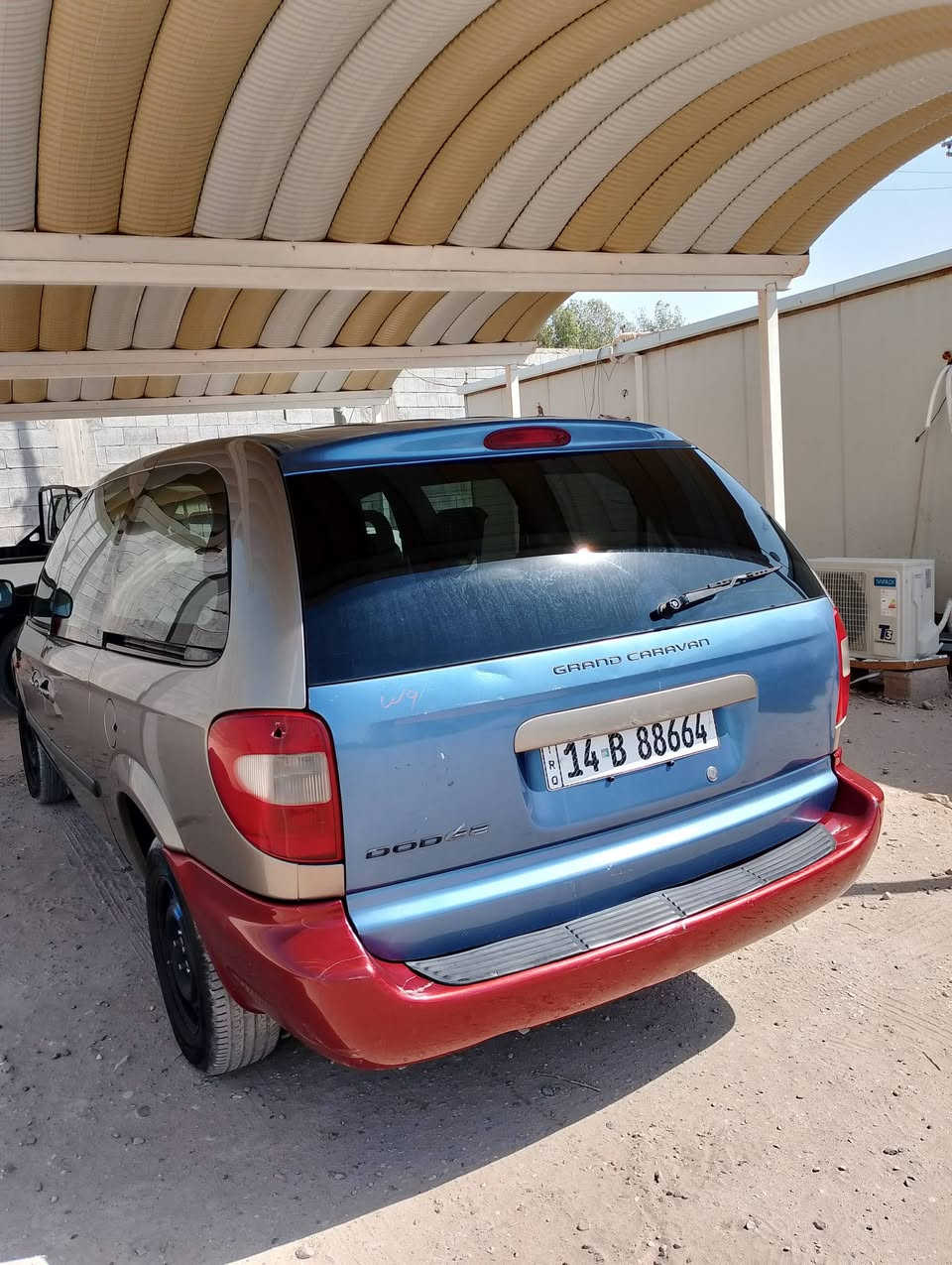 مراوس بستاركس
دوج كرفان 2006 مكفوله صبغ وضربه 
باسمي سنويه جديده تبريد كهربائيات كلها شغاله
 كير ومحرك جيد جدا


**إذا كنت صاحب هذا الإعلان وتريد حذفه لأي سبب، رجاءا أرسل رسالة إلى الدعم الفني**