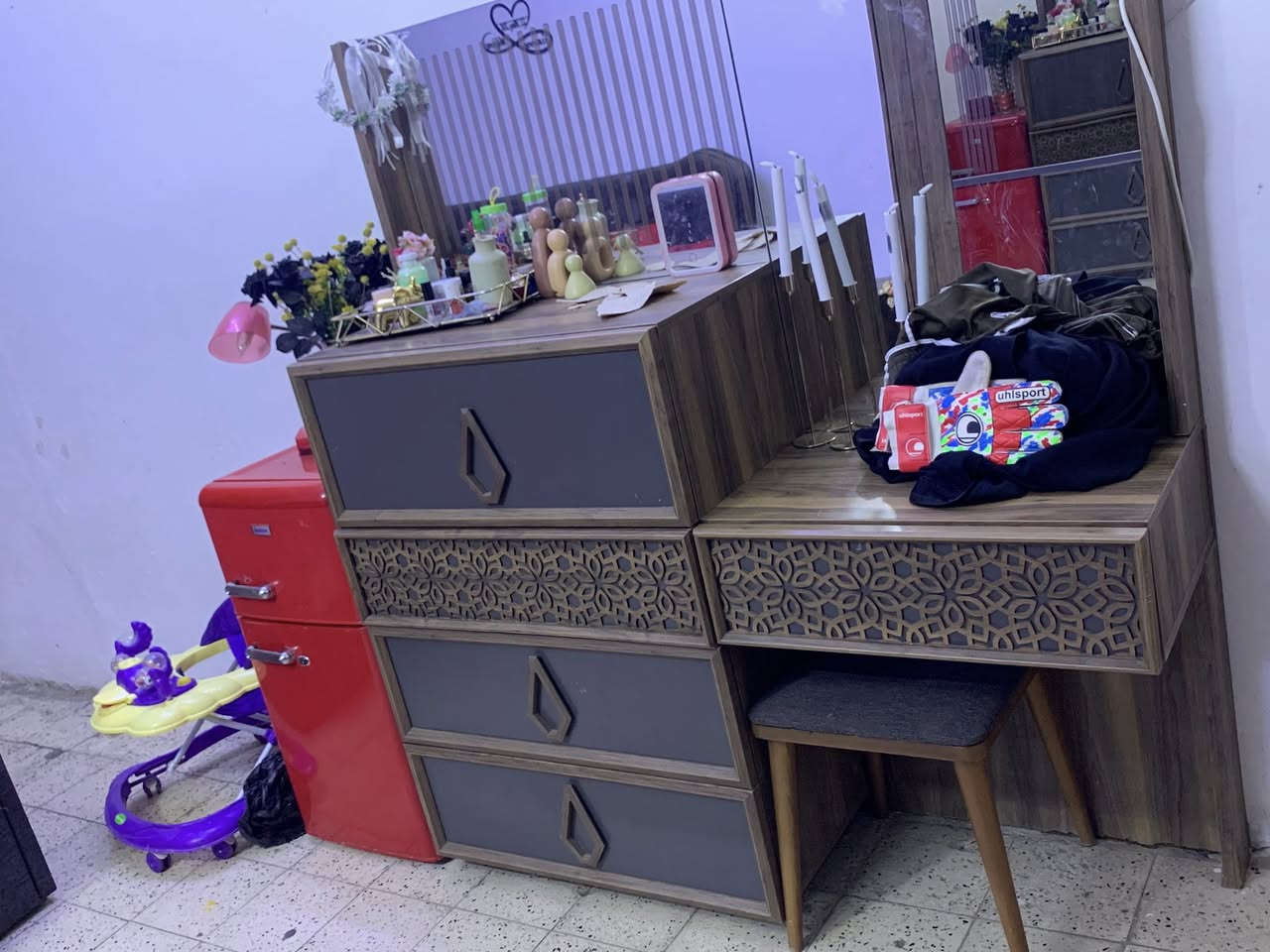 غراض مستعمله البيع مستعجلين عليهن🦦🦦♥️


**إذا كنت صاحب هذا الإعلان وتريد حذفه لأي سبب، رجاءا أرسل رسالة إلى الدعم الفني**