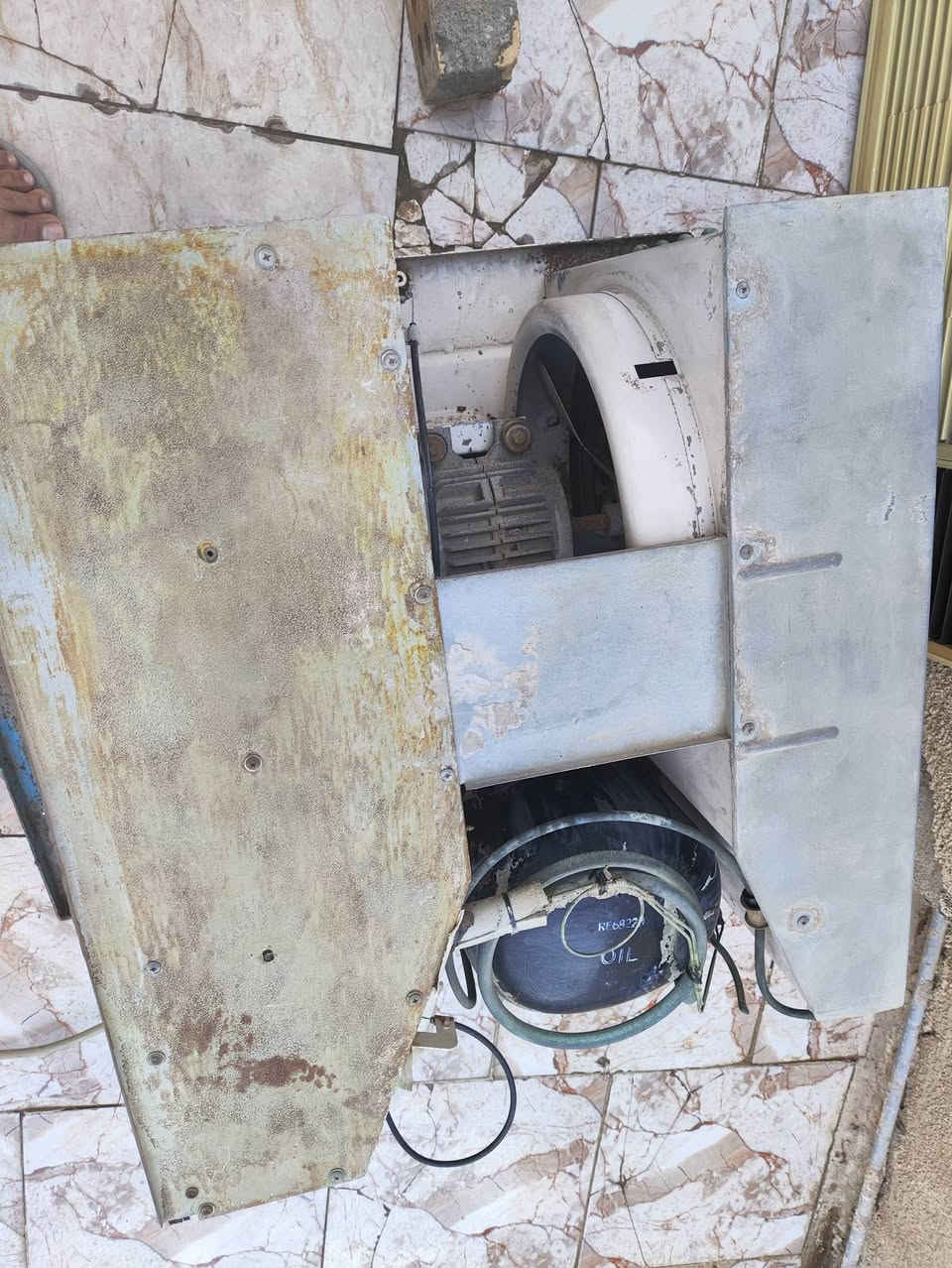 السلام عليكم مكيف جنيرال  للبيع نضيف طن ونص  سعره 275


**إذا كنت صاحب هذا الإعلان وتريد حذفه لأي سبب، رجاءا أرسل رسالة إلى الدعم الفني**