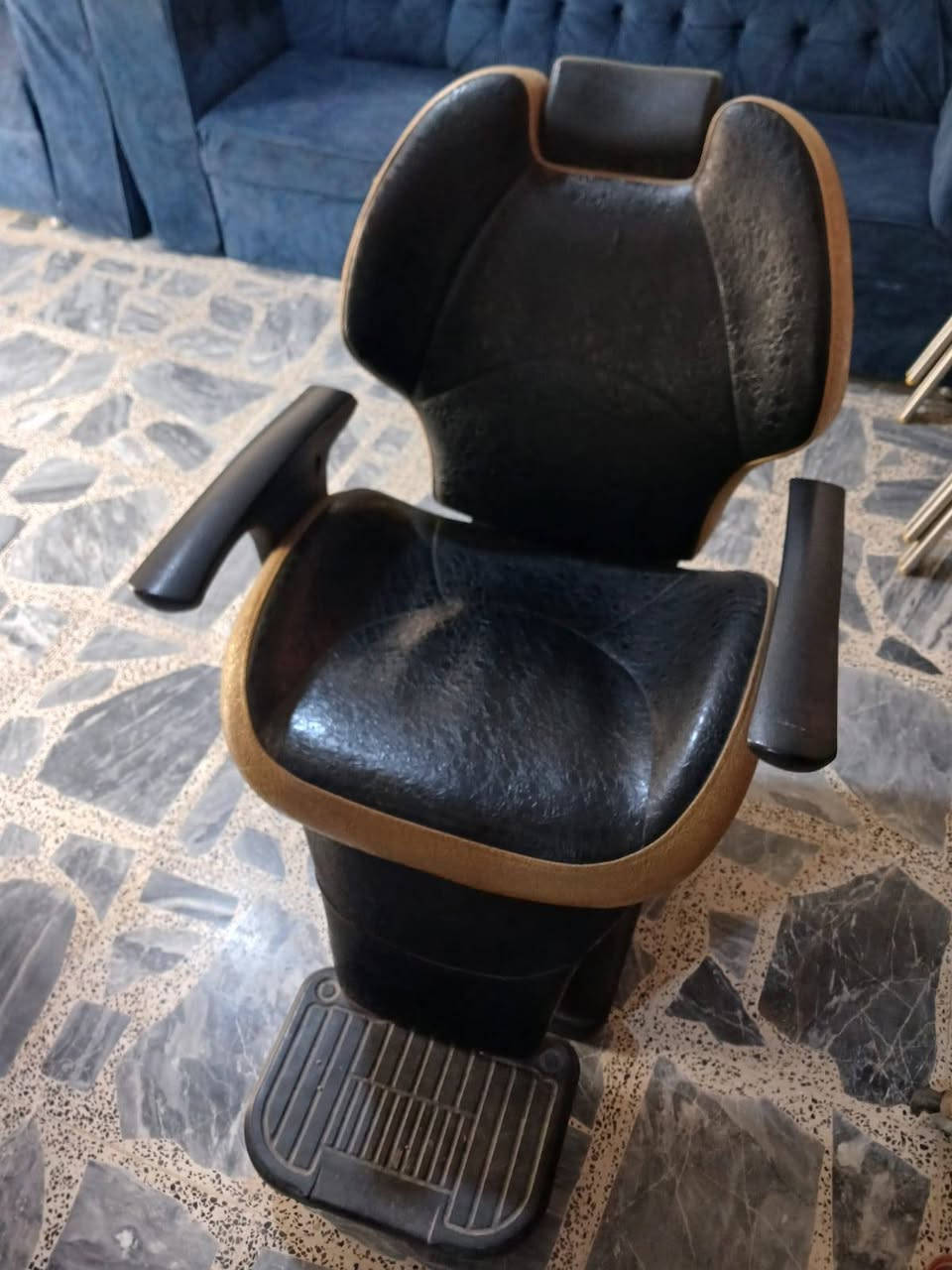 كراسي للبيع العدد 2العنوان نجف***********
