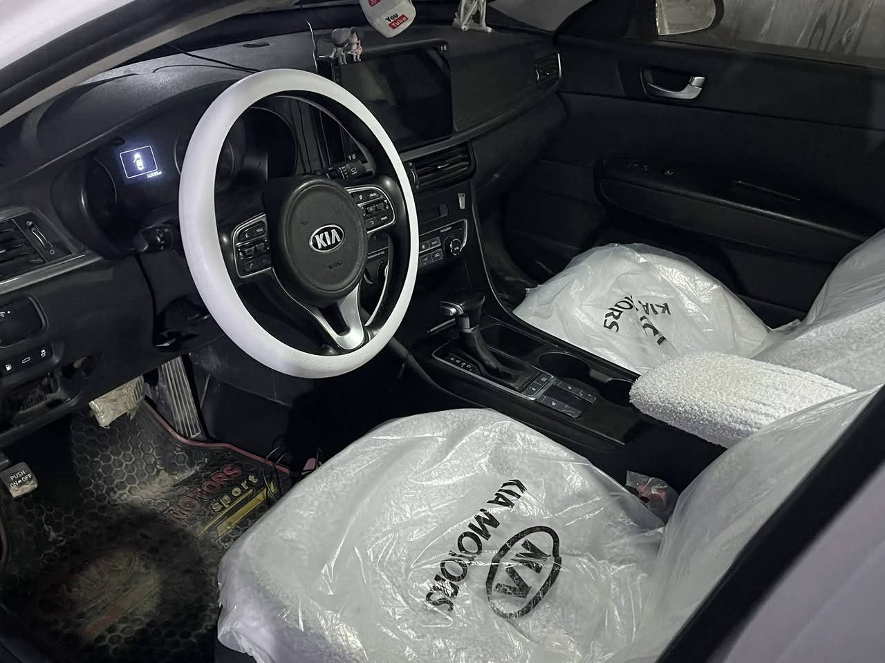 كيا اوبتما موديل 2016 امريكي مكينه 2400 فول عدا الفتحه. بصمه مري شفط اشاير. انضمة قياده كشن كهرباء تدفئة كشنات ومقود تبريد قطعتين. لد امامي وخلفي بيهة قطعتين جاملغ وبنيد فقط بدون عابر والباقي مكفول  رقم بغداد مداور ثاني يوم. جاهزه من كلشي  سعر 137
***********
