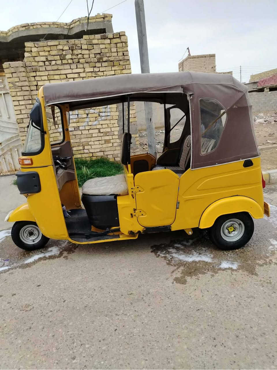 السلام عليكم تكتك للبيع نضيفه موديل 21شهر 9 اوراق تكتك ليموني السعر 6500وبيه مجال***********
