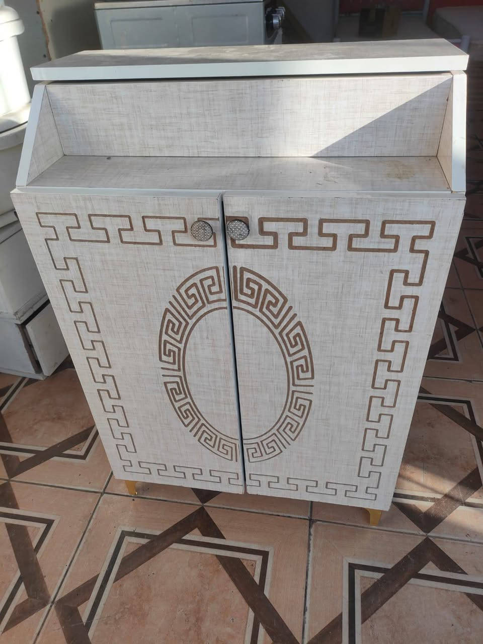 کانتۆریەک تاک قیاس35سم پانە
220بەرزە 45سم قوڵەنرخی
50هەزارباشترین مادی باڵانپرێسە
شوێن پێڵاوەکە25هەزاربۆپەیوەند
***********لەسلێمانی السليمانية, العراق
