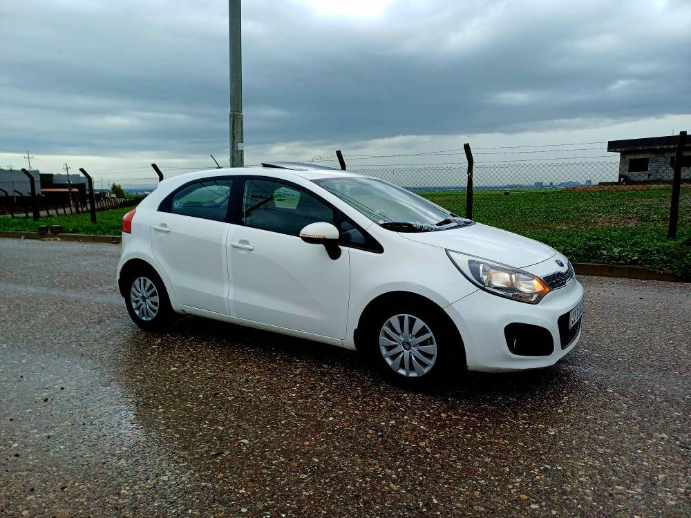 تلفون فايبر واتساب ***********
كيا ريوو موديل ٢٠١٣ خليجي مواصفات
فول كيرئوتوماتيك سيلايت abs جام كاباي فوليوم شاشه هايباد كاميره 
٤تاي نوي رقم سنه وي هزه جديد ٢بارجه سبوغ بي ليدران وينه م داناوه ١٣٢هزار رويشتوه كيرماكينه و توندوتولي به شرط  سعر ٨٣ $  شوين هه ولير أربيل, العراق
