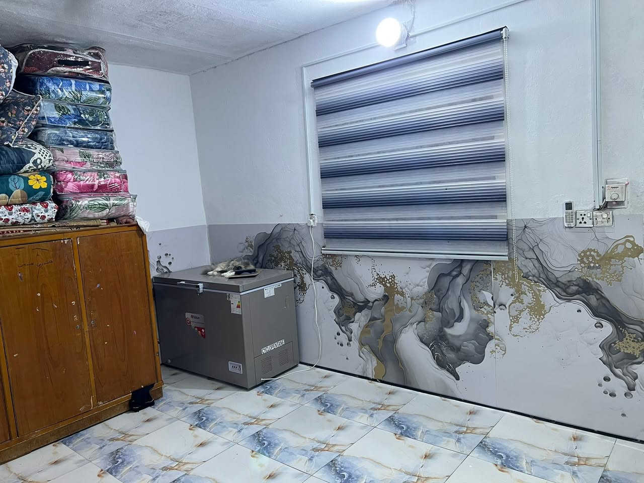 بيت زراعي للبيع خلف مستشفى الولادة
مكاتبة فقط 

المساحة ٢٠٠ تقريبا 

غرفتين كل غرفة ٥*٤

هول ١٣*٣،٥

حمام سيراميك والتواليت سيراميك

ارضية البيت بورسلين درجة أولى

السعر المطلوب ١٦ وبيه مجال 

اتصال ***********

مراسلة مسنجر  أو وتساب

