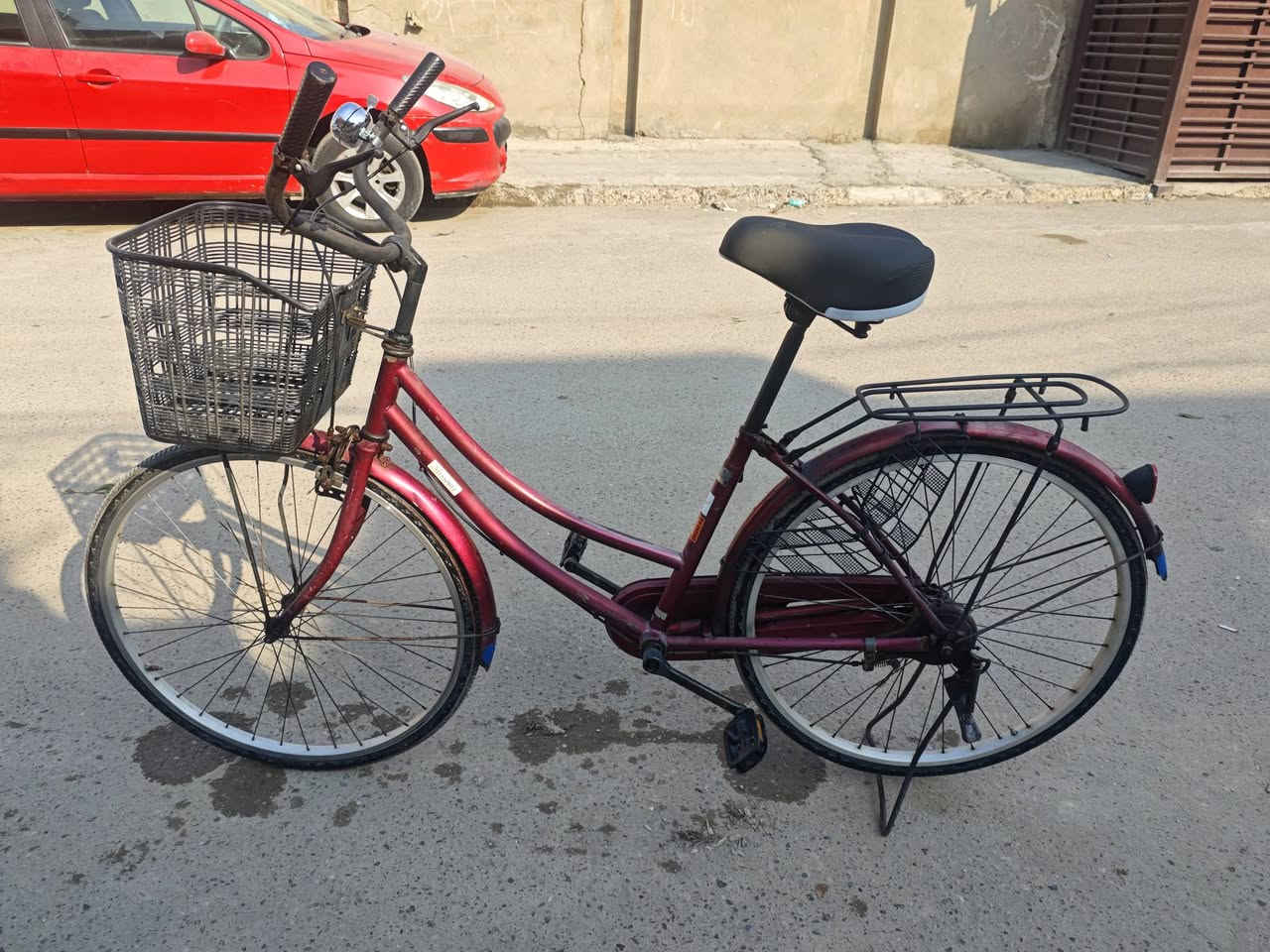 سلام عليكم بايسكل بناتي ياباني مال حاوية حجم 26
كامل مابي اي نقص 
غراضة كلها بلادية 
سعر (75) بي مجال بسيط 
للتواصل *********** بي واتساب
مكاني البياع الرسالة الثانية
