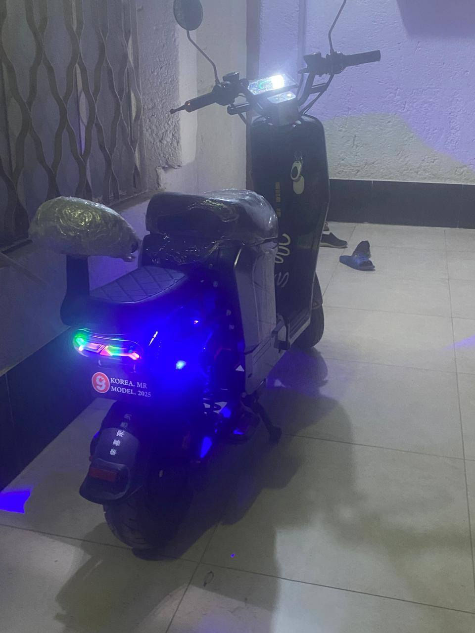 دراجه شحن ار (9 /مديل 2025 للبيع رقم صاحب الدراجه/***********
