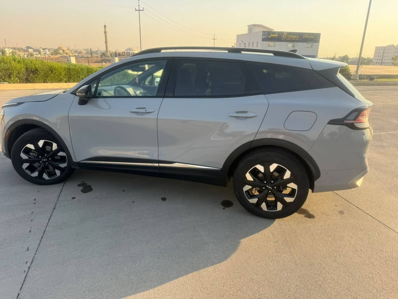 كيا سبورتج موديل 2023 بلاك ادشن X.Line
لون السيارة سمنتي احلا و ارغب لون بالسوك

ماشیه 60 الف

2500 محرك

مواصفات السياره فول وبانوراما

1 - بصمة  وتشغيل عن بعد 

2- كشنات جلد بقلاوة.

3- كشنات كهرباء

4- تدفئة بالكشنات

5- شاشة  كبيرة دجتل قطعة كاملة 

6 - رادارات امامية خلفيه جانبية

7- قيادة ذاتية

8- توقف ذاتي

9- اشاير بلمري

10- فور ويل

11- درایف مود

12- اوتو هولد

13- اوتو ستوب

14- كاميرا دوارا

15- نظام نزول المنحدارت

16- سايد بريك بصمة

17- مانع انزلاق

18- لايت لد

19- شاحن وايرلس

20- حساسات خلفية

21- لد نهاري

22- تبريد قطعتين

23- بانوراما
السيارة فول مواصفات 
سیاره بيها صندوق صبغ وجاملغ خلفي جهة السائق وجاملغ امامي جهة السكن جاي كلير امريكا 
سيارة رقم جاهز رقمها اربيل
للتواصل ***********
